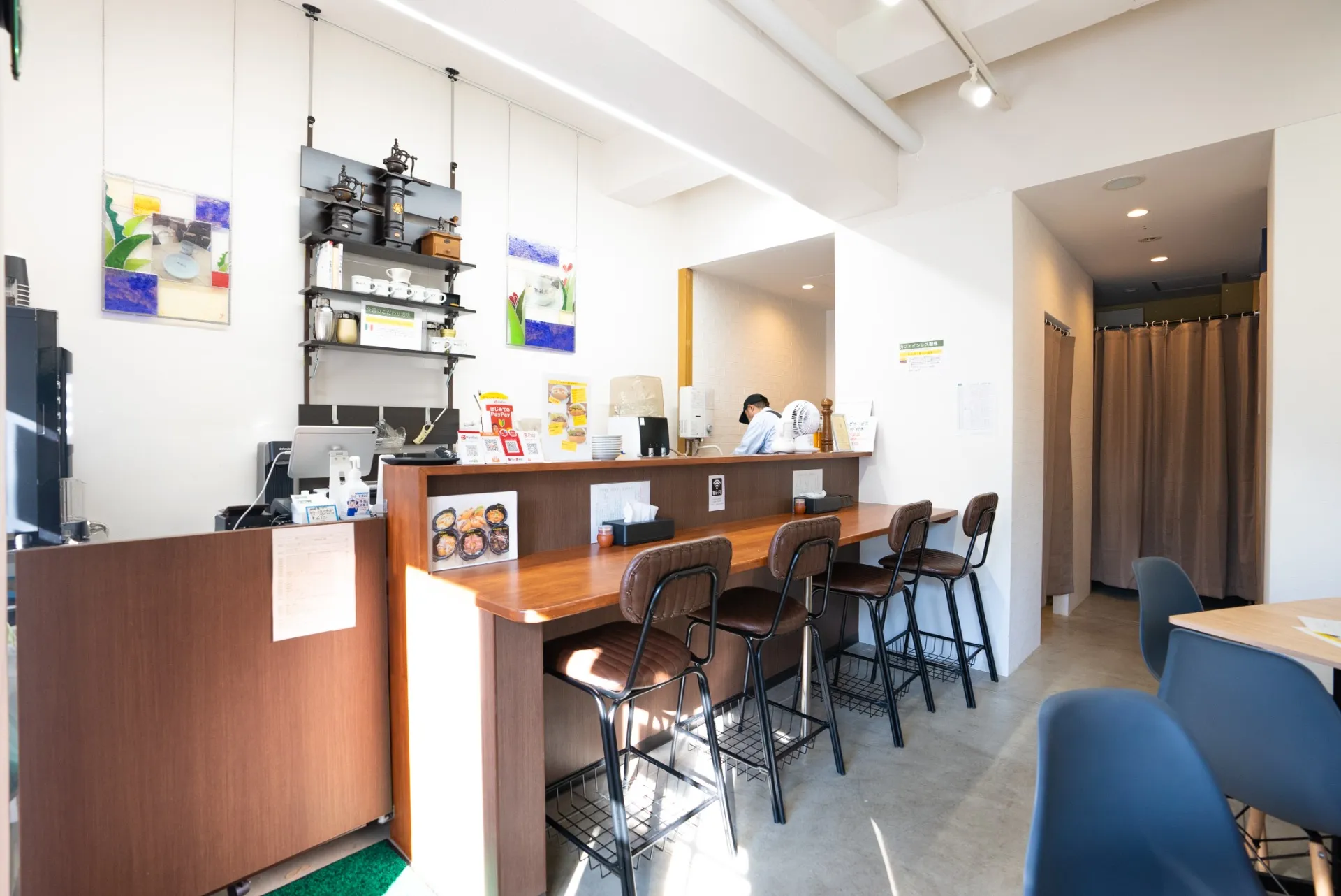 店内カウンター